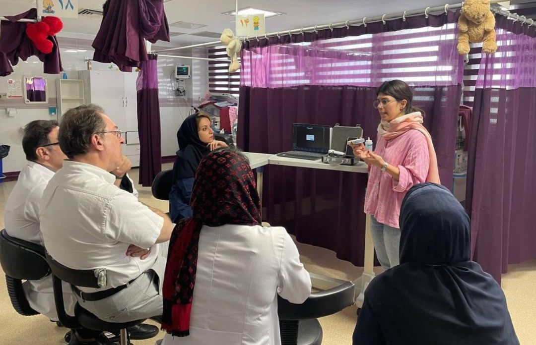 معرفی دستگاههای SonoStar در NICU بیمارستان مهدیه دمو سونوگرافی هندهلد در NICU بیمارستان مهدیه تهران و معرفی دستگاههای SonoStar به کادر درمان